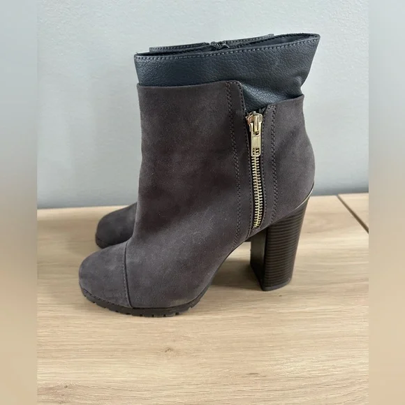 Juicy Couture Grey Suede Block Heel Ankle Boots with Gold Zip, 8.5 - Picture 3 of 6